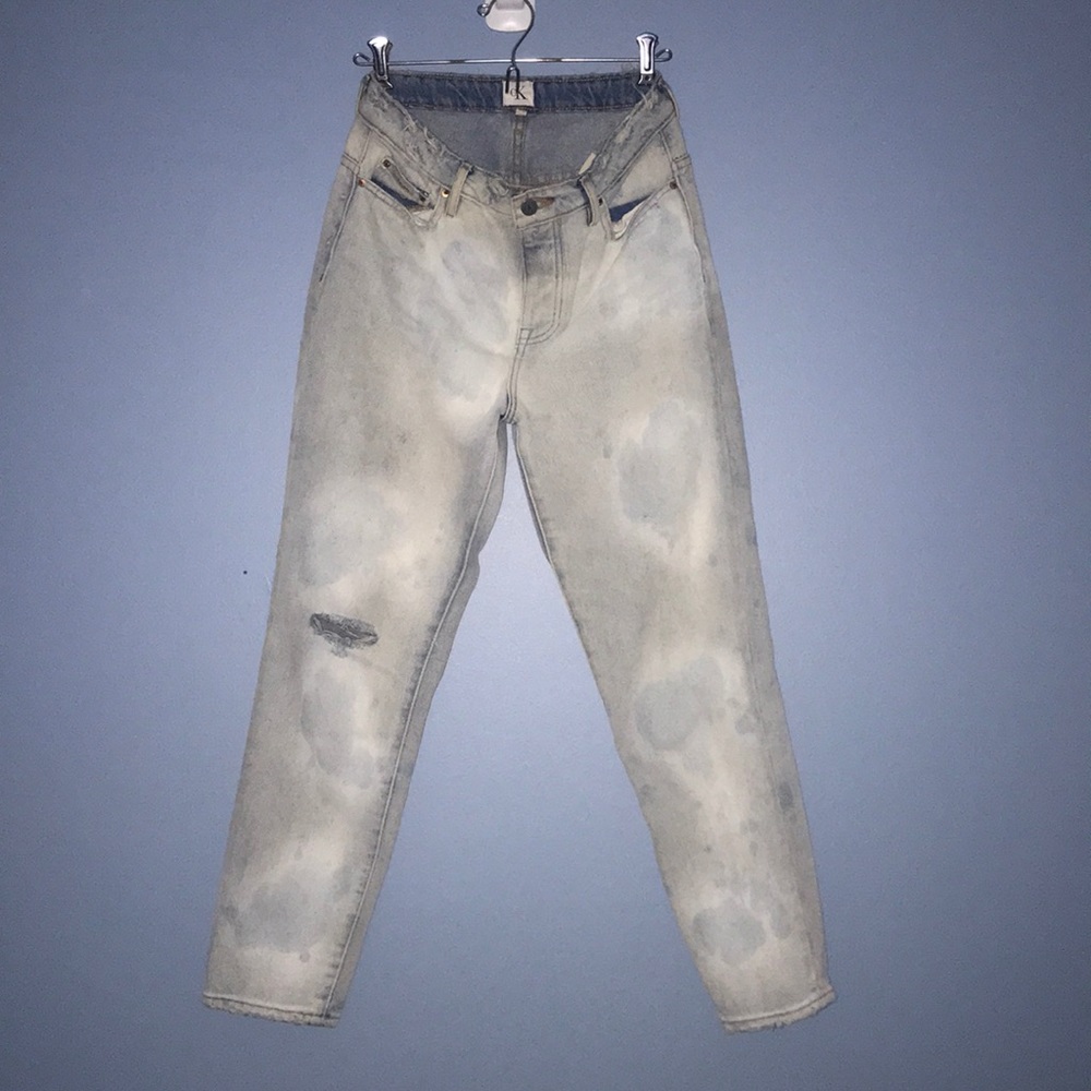 ✖️Calvin Klein High Wasted Distressed Jeans✖️